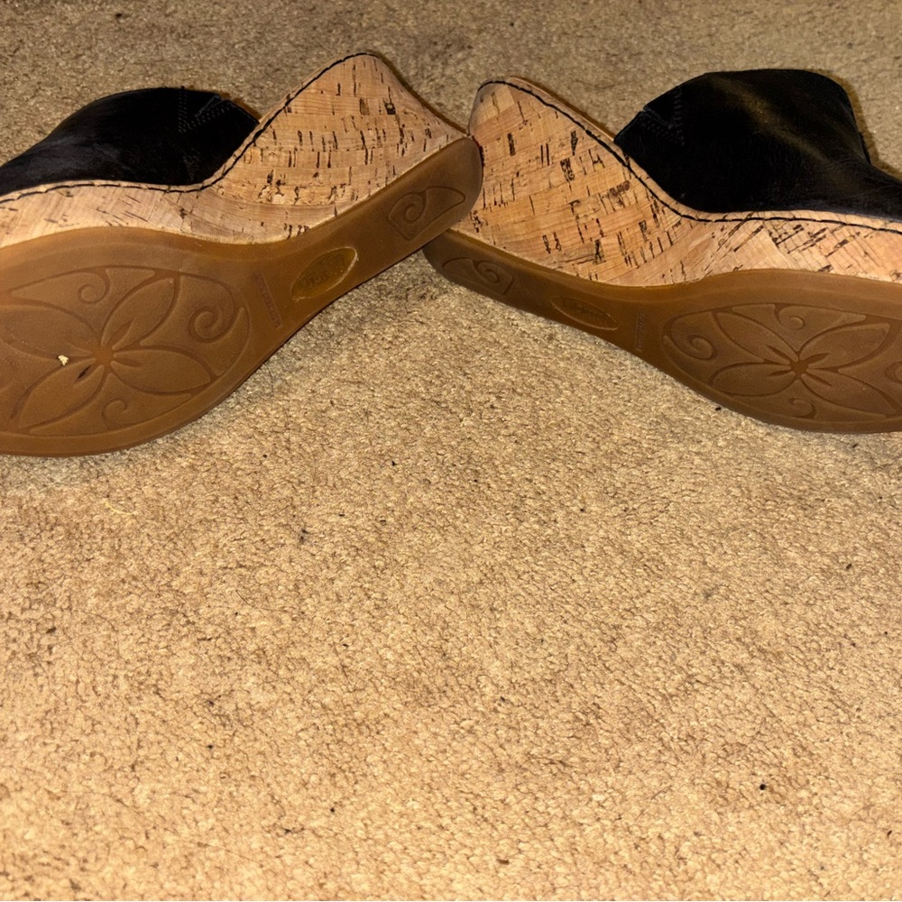 Born Women's Black Leather Mules - Picture 4 of 6